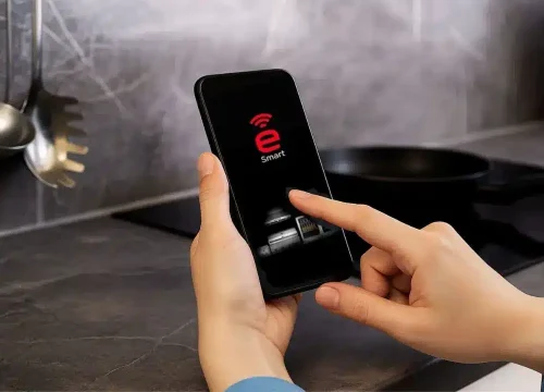 cozinha sendo comandada por aplicativo